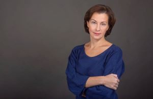 Стандарт наполнения детских и подростковых площадок в современных жилых комплексах представила в Сочи на III форуме недвижимости «Движение» генеральный директор АО «Ленстройтрест» Валерия Малышева.